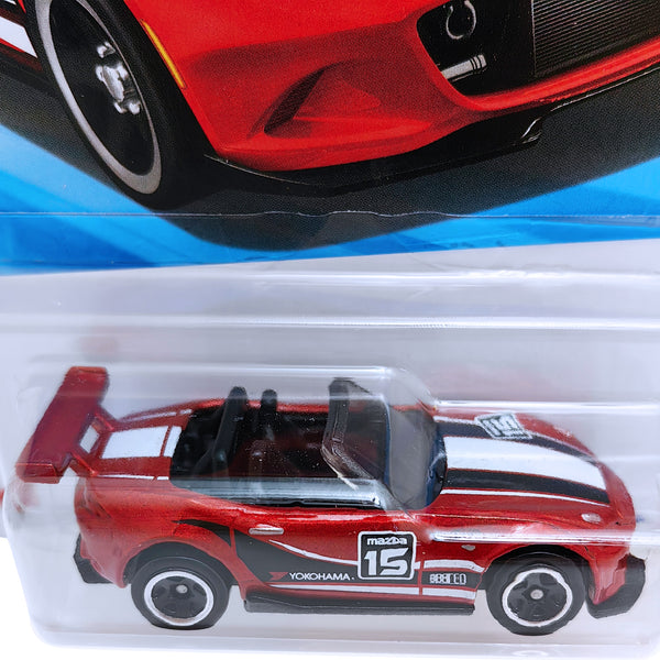 Hot Wheels COMPACT KINGS - '15 Mazda MX-5 Miata – 1 Station Hub