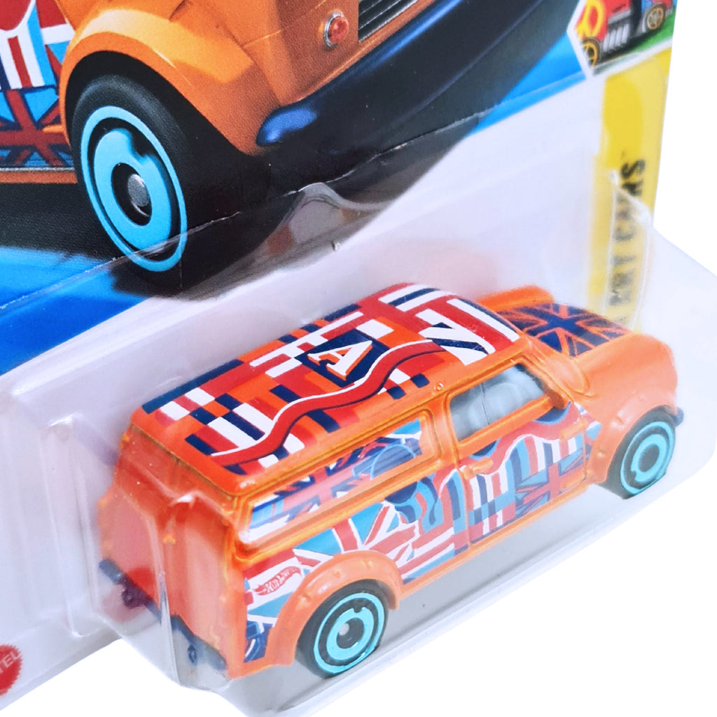 Hot Wheels HW ART CARS - '67 Austin Mini Van
