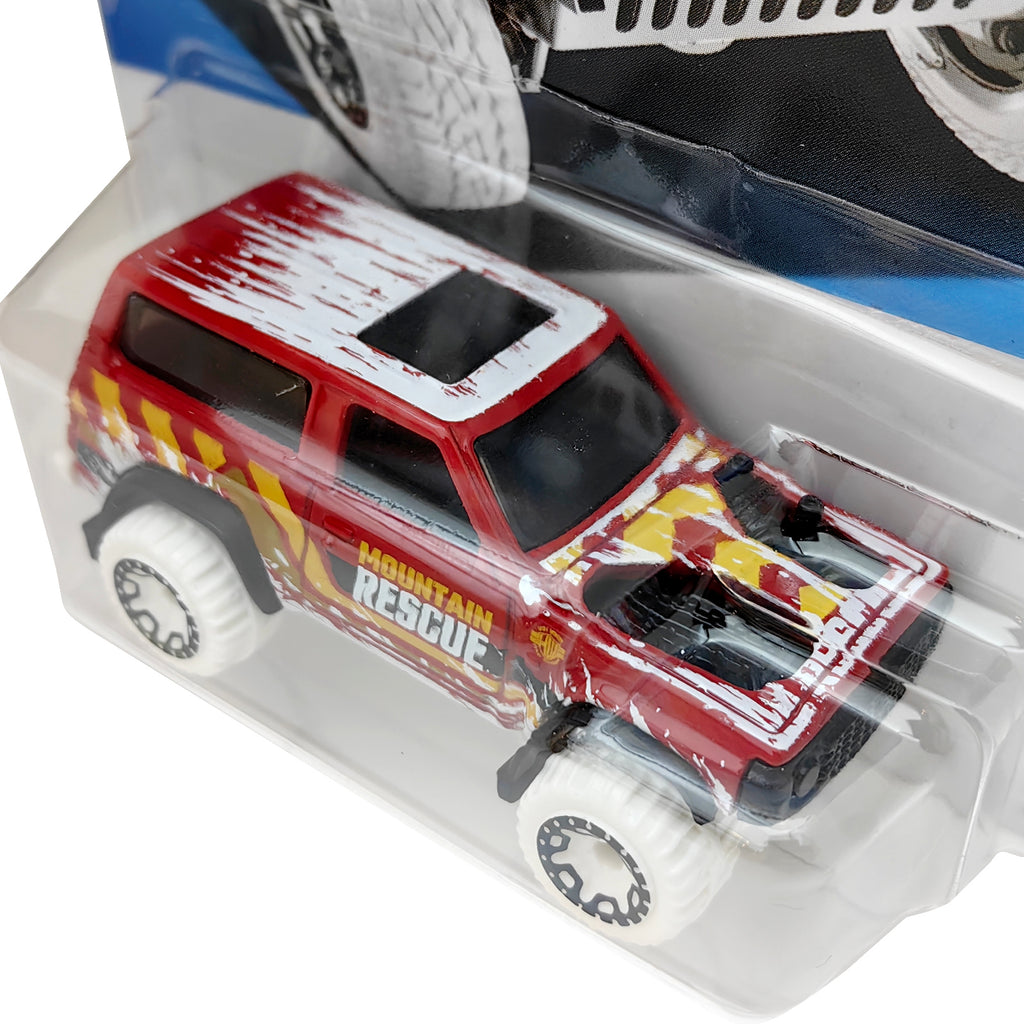 Hot Wheels HW FIRST RESPONSE Mountain Rescue - Nissan Patrol Custom