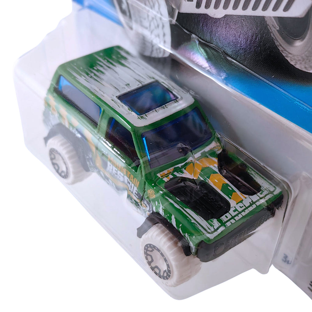 Hot Wheels HW FIRST RESPONSE Mountain Rescue - Nissan Patrol Custom