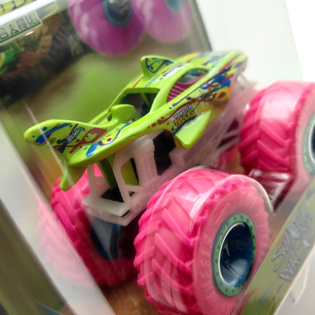 Hot Wheels Monster Trucks Glow in the Dark 1:64 - Shark Wreck