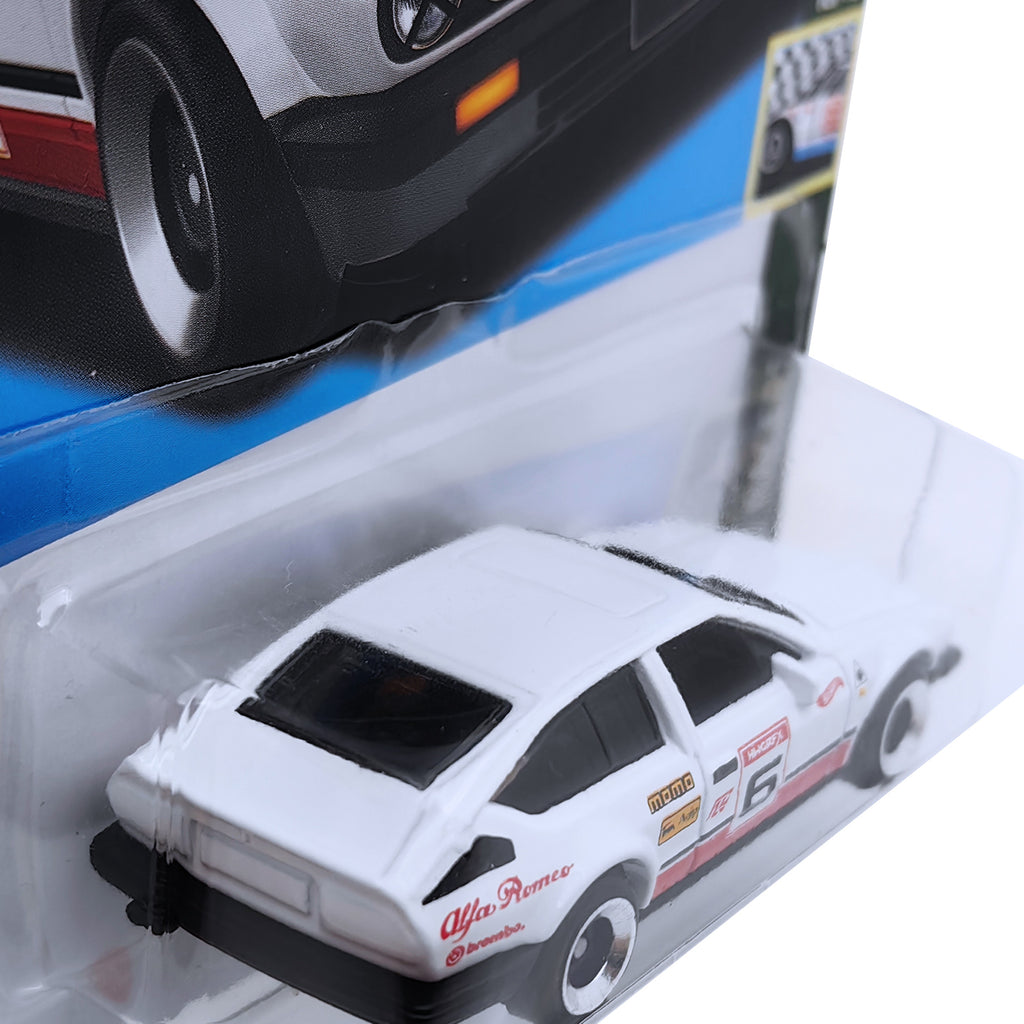 Hot Wheels RETRO RACERS - Alfa Romeo GTV6 3.0