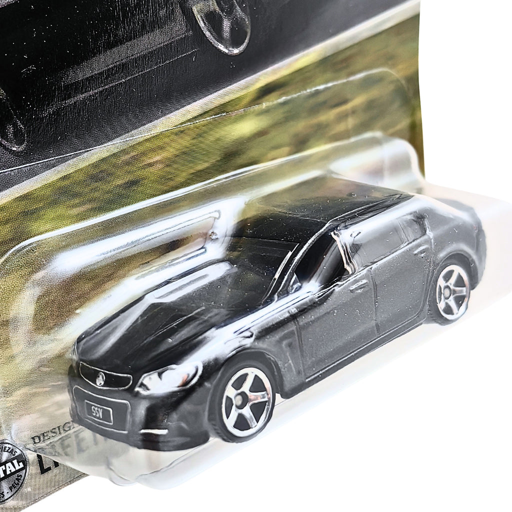 Matchbox Holden VF Commodore SSV - Black (106/125)