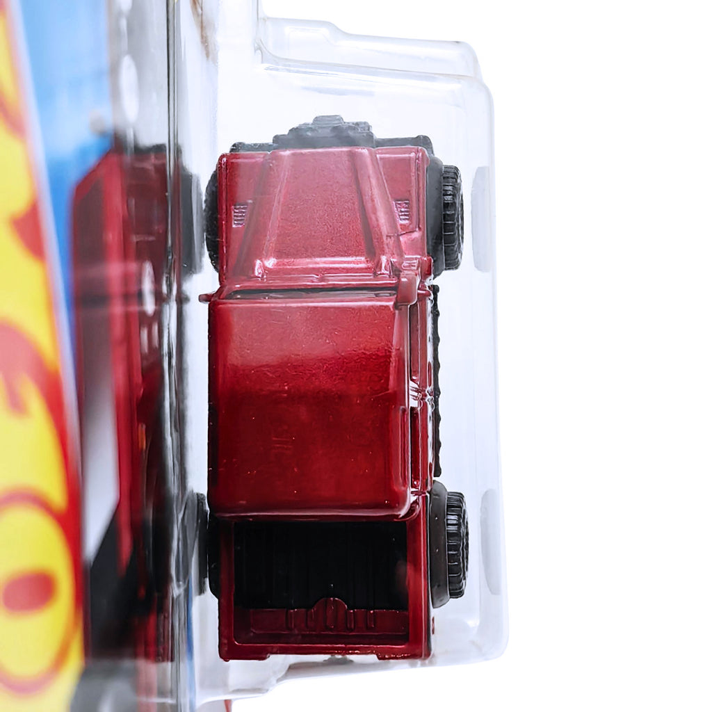 Hot Wheels HW DIRT | '15 Land Rover Defender Double Cab - Dark Red (179/250)