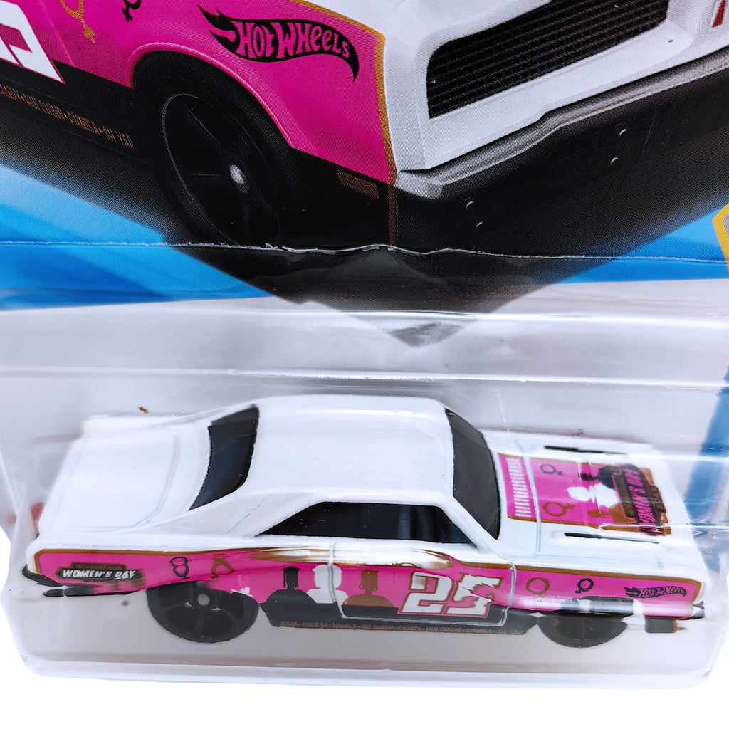 Hot Wheels HW CELEBRATION RACERS | '74 Brazilian Dodge Charger - Pink (76/250)