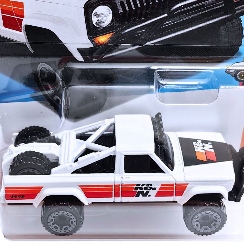 Hot Wheels HW HOT TRUCKS |  '73 Jeep J10 - White.Orange.Red (91/250)