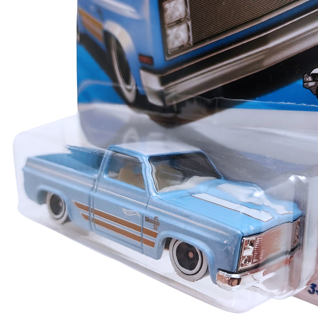 Hot Wheels HW HOT TRUCKS | '83 Chevy Silverado - Baby Blue (157/250)