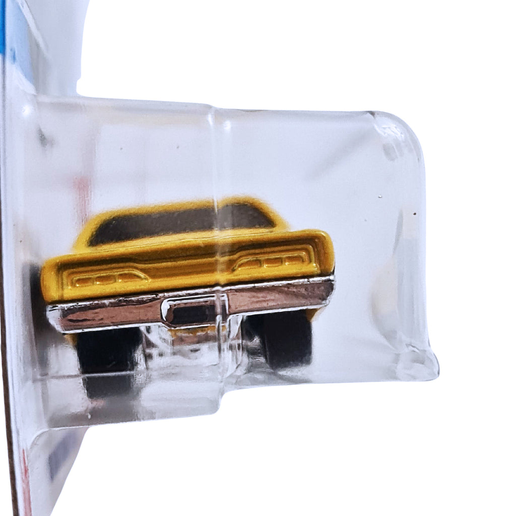 Hot Wheels MUSCLE MANIA - '69 Dodge Coronet Superbee