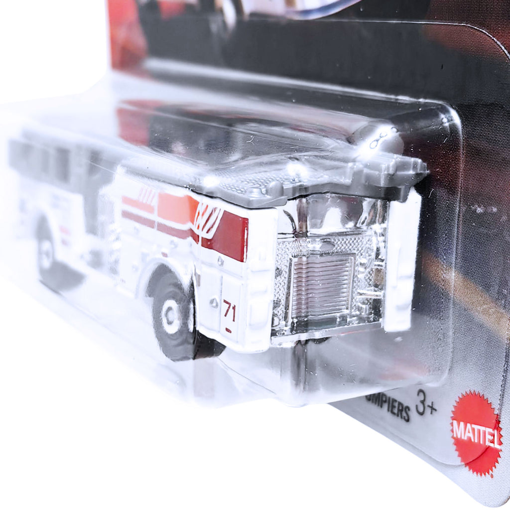 Matchbox Pierce Arrow XT Fire Engine /  Camion De Pompiers | White (104/125)