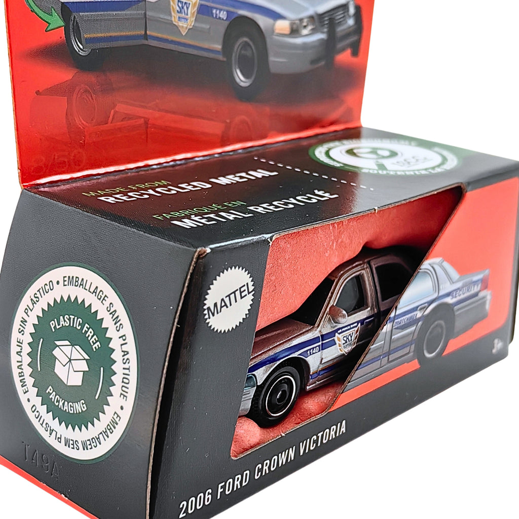 Matchbox FWD28 2006 Ford Crown Victoria - Silver (JBW82)